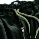 Bestel de Magenta LOOSE LONG CORD SHORTS snel, gemakkelijk en veilig bij Revert 95. Kom gezellig langs onze winkel in Haarlem of check onze website voor de hele Magenta collectie.