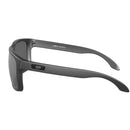 Bestel de Oakley Holbrook XL Steel Prizm Black Polarized veilig, gemakkelijk en snel bij Revert 95. Check onze website voor de gehele Oakley collectie, of kom gezellig langs bij onze winkel in Haarlem.