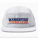 Bestel de Call Me 917 Manhattan Tennis Club Camp Hat veilig, gemakkelijk en snel bij Revert 95. Check onze website voor de gehele Call Me 917 collectie, of kom gezellig langs bij onze winkel in Haarlem.