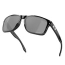 Bestel de Oakley HOLBROOK XL Polished Black Prizm Black veilig, gemakkelijk en snel bij Revert 95. Check onze website voor de gehele Oakley collectie, of kom gezellig langs bij onze winkel in Haarlem.