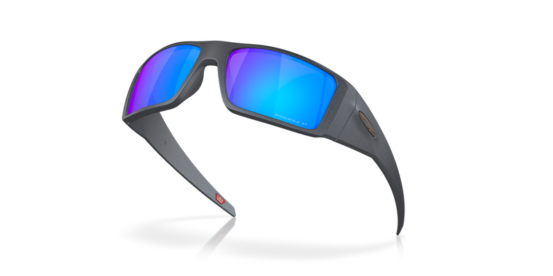 Koop de Oakley Heliostat Matte Grey Smoke Prizm Sapphire Polarized veilig en snel bij Revert 95 online of kom hem passen in de winkel in Haarlem.
