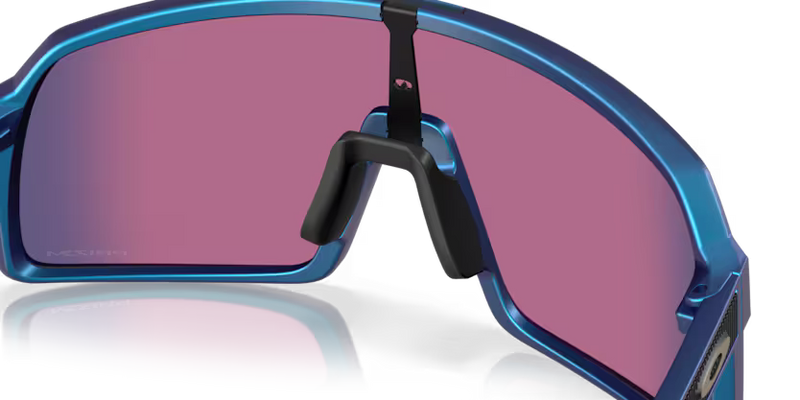 Koop de Oakley Sutro Matte Cyan Blue Colorshift Prizm Road veilig en snel bij Revert 95 online of kom hem passen in de winkel in Haarlem.