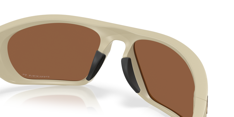 Koop de Oakley Lateralis Matte Sand Tungsten Polaraized snel en veilig online of in de winkel bij Revert 95.