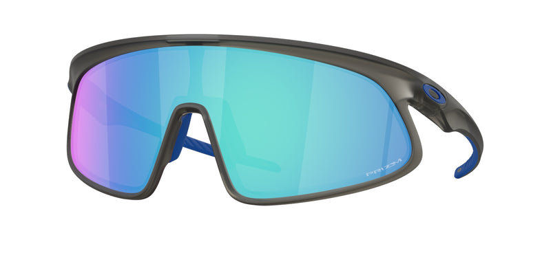 Koop de Oakley RSLV Matte Grey Smoke Prizm Sapphire veilig en snel bij Revert 95 online of kom hem passen in de winkel in Haarlem.