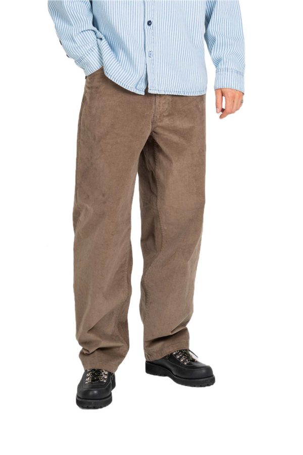 Reell Baggy Lichen Square Cord – baggy fit broek in groene corduroy met square ribstructuur en klassiek 5-pocket design