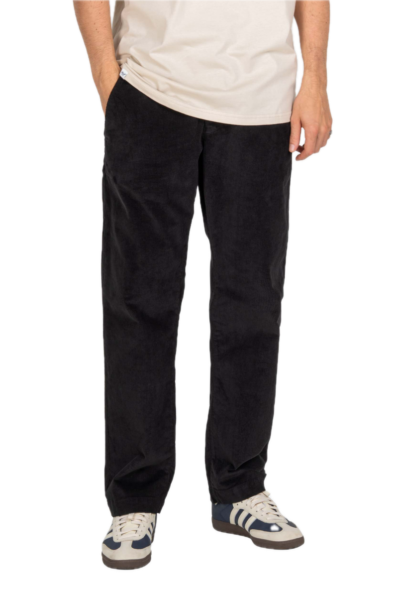 Reell Reflex Loose Chino Deep Black Square Cord – loose fit chino in diepzwarte corduroy met elastische tailleband en drawstring