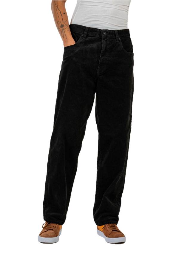 Reell Solid Black Cord – straight fit corduroy broek in zwart met ribstructuur en klassiek 5-pocket design