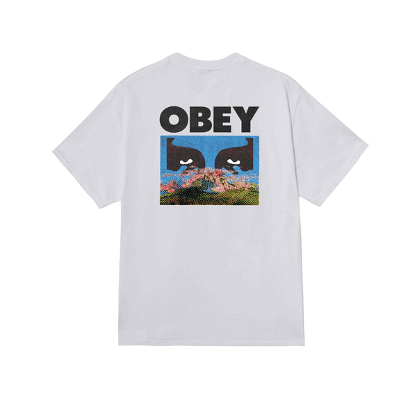Obey In A Different Place Classic Tee – wit katoenen T-shirt met In A Different Place graphic op borst en rug