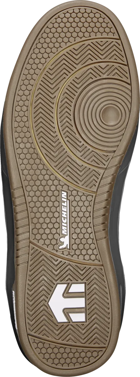 Etnies Serin Michelin Brown Black – bruine en zwarte skateschoen met Michelin-zool en suède bovenwerk