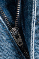 Klassieke denim, moderne fit. De Reell Denim Solid in Vintage Mid Blue is een echte allrounder.