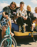 Koop de Volcom Featured Artist Bob Mollema Crew veilig en snel bij Revert 95 online of kom hem checken in de winkel in Haarlem.