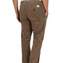 Koop de Reell Reflex Loose Chino  Lichen Square Cordveilig  en snel bij Revert 95 online of kom hem checken in de winkel in Haarlem.