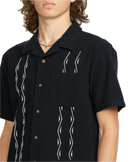 Koop het Volcom Bayamostone SS veilig en snel bij Revert 95 online of kom hem checken in de winkel in Haarlem.