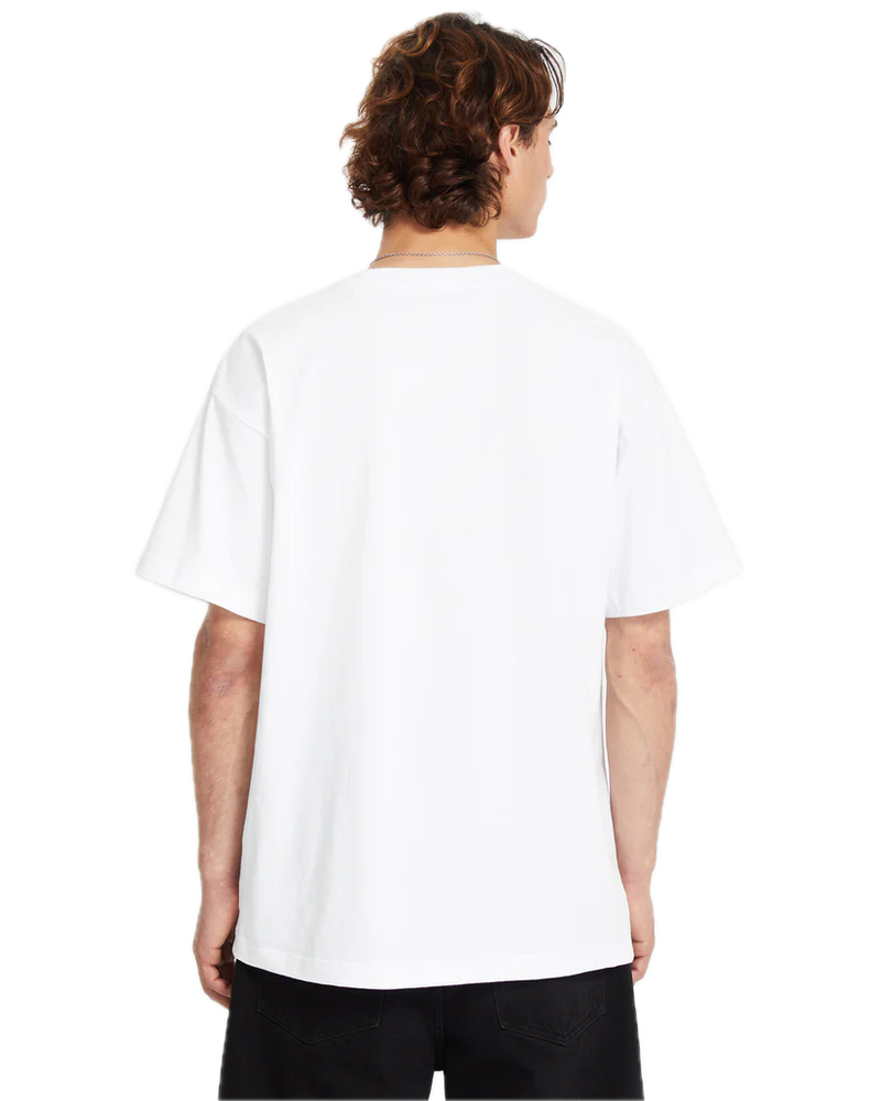 Koop de Volcom Featured Artist Bob Mollema LSE Tee veilig en snel bij Revert 95 online of kom hem checken in de winkel in Haarlem.