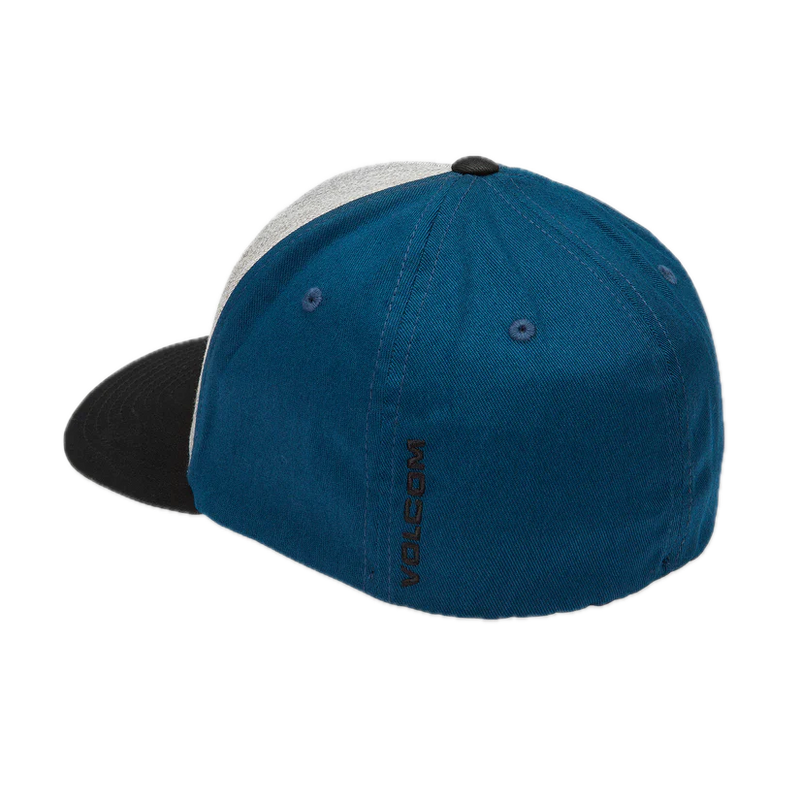 Koop de Volcom Full Stone Heather Flexfit Cap Deep Blue veilig en snel bij Revert 95 online of kom hem checken in de winkel in Haarlem.