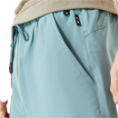 Koop de Oakley All Day Short veilig  en snel bij Revert 95 online of kom hem checken in de winkel in Haarlem.