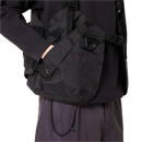 Koop de Oakley Field Gear Line AP Vest 5.0 veilig en snel bij Revert 95 online of kom hem checken in de winkel in Haarlem.