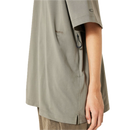 Koop de Oakley Field Gear Line Union Pocket Tee 5.0 veilig en snel bij Revert 95 online of kom hem checken in de winkel in Haarlem.