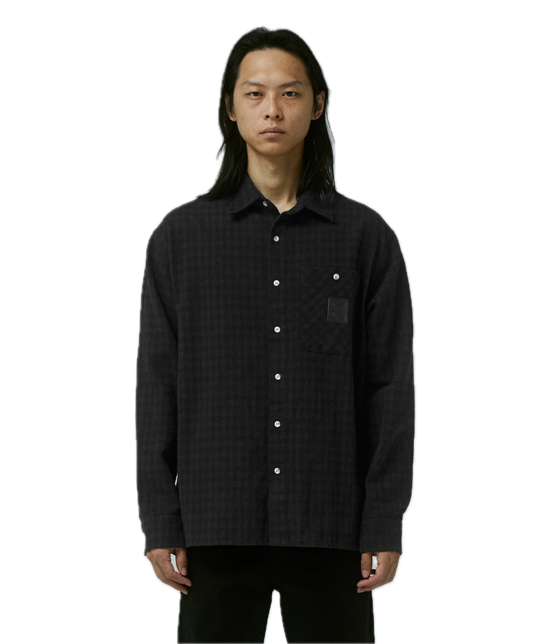 Former Merchandise Crux Flannel LS T-shirt Black – zwart geruit flanellen overhemd met lange mouwen en Former-branding