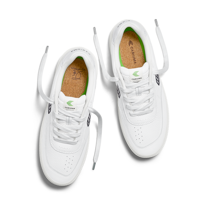 Shop de Cariuma Luan Pro White Premium Leather Black Logo Sneaker veilig en snel online bij Revert 95 of kom gezellig langs in de winkel in Haarlem.