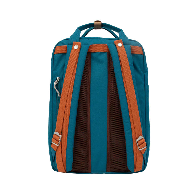 Bestel de Doughnut Macaroon Large Euro Series Backpack teal snel, veilig en gemakkelijk bij Revert 95. Check de gehele Doughnut collectie op onze site, of kom gezellig langs bij onze winkel in Haarlem.