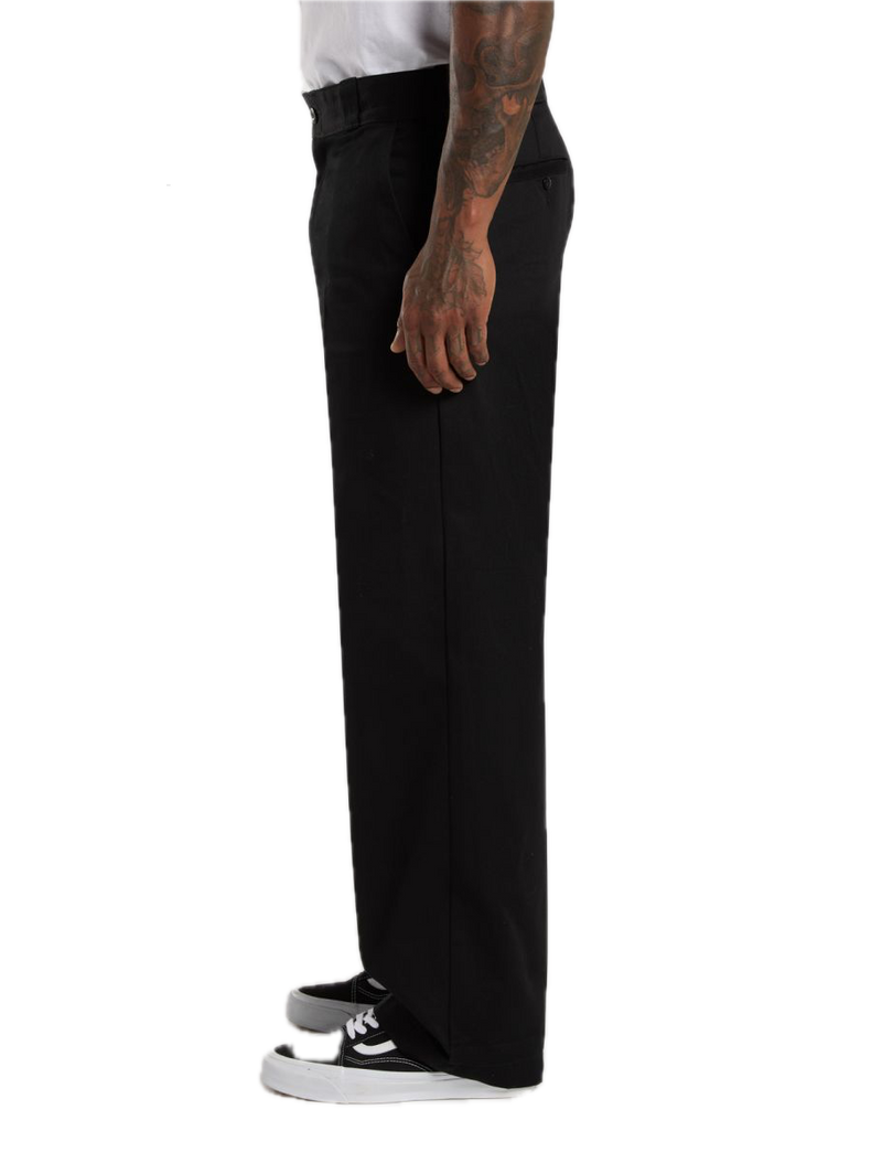 Dickies 247 Loose Work Pant Black – zwarte work pant in katoen-polyester twill met loose fit en rechte wijde pijpen
