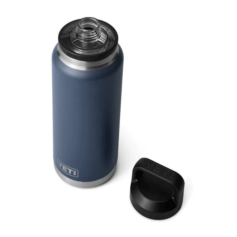 Koop de Yeti Rambler 26 Oz Colour Chug Bottle veilig en snel bij Revert 95 online of kom hem checken in de winkel in Haarlem.