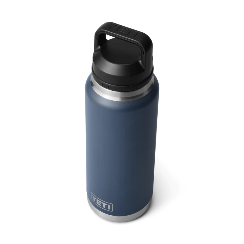 Koop de Yeti Rambler 26 Oz Colour Chug Bottle veilig en snel bij Revert 95 online of kom hem checken in de winkel in Haarlem.