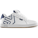 Etnies Fader White Navy skateschoen met cupsole en groot navy logo op wit bovenwerk.