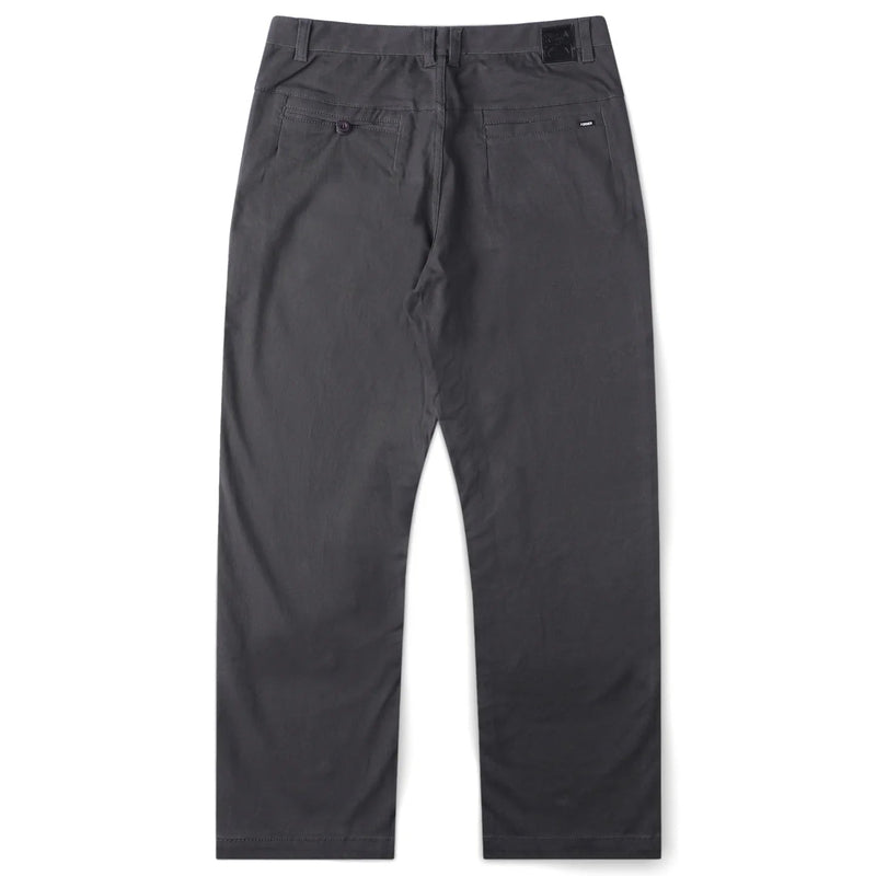 Former Crux Pant Grey – straight-fit trousers in Grey met minimalistische Former-stijl