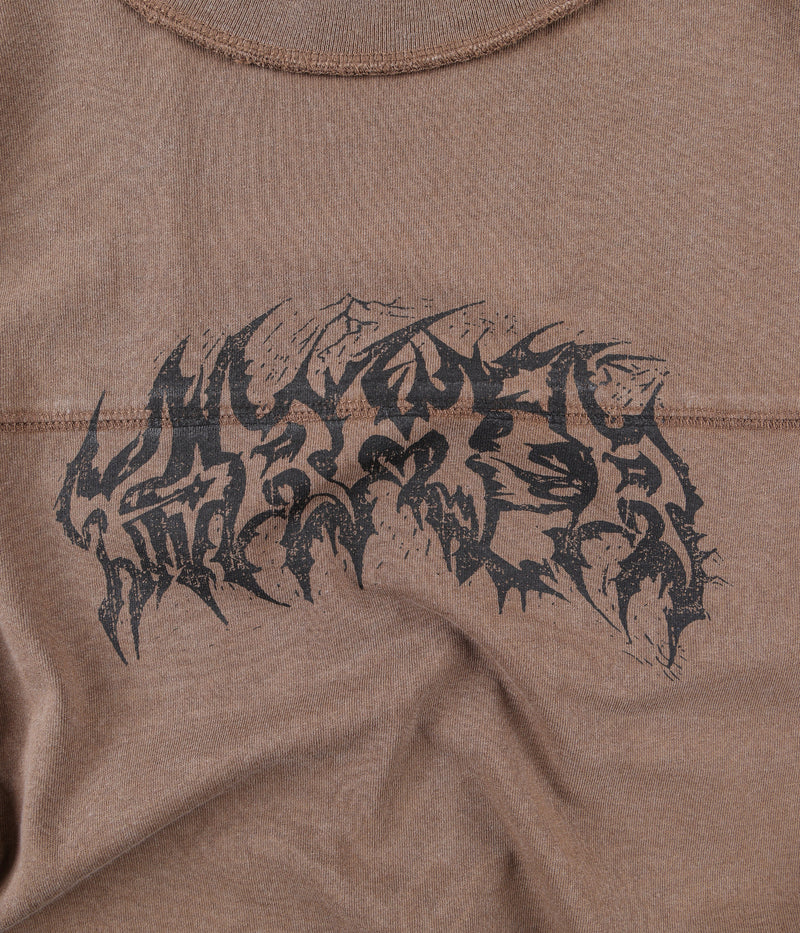 Former Praise T-shirt Washed Choc – heavyweight tee met ruggraphic en washed finish