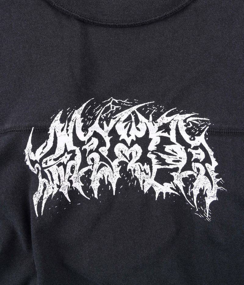 Former Praise LS-Shirt Washed Black – heavyweight longsleeve met washed finish en Praise ruggraphic