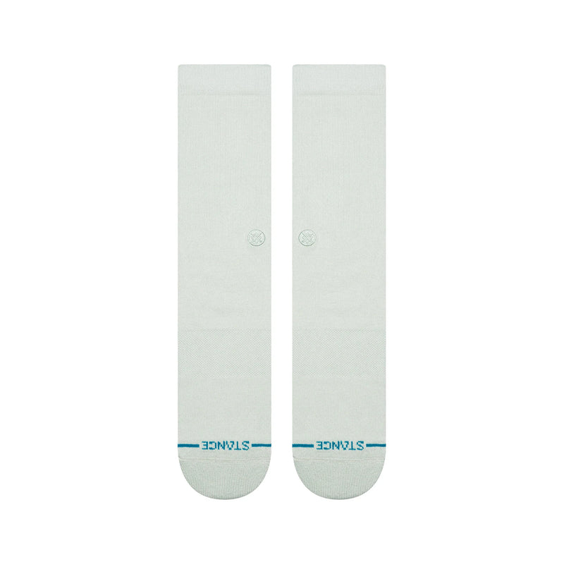 Stance Icon Pale Blue – lichtblauwe crew sokken met geborduurd Stance-logo, medium cushioning en versterkte hiel en teen