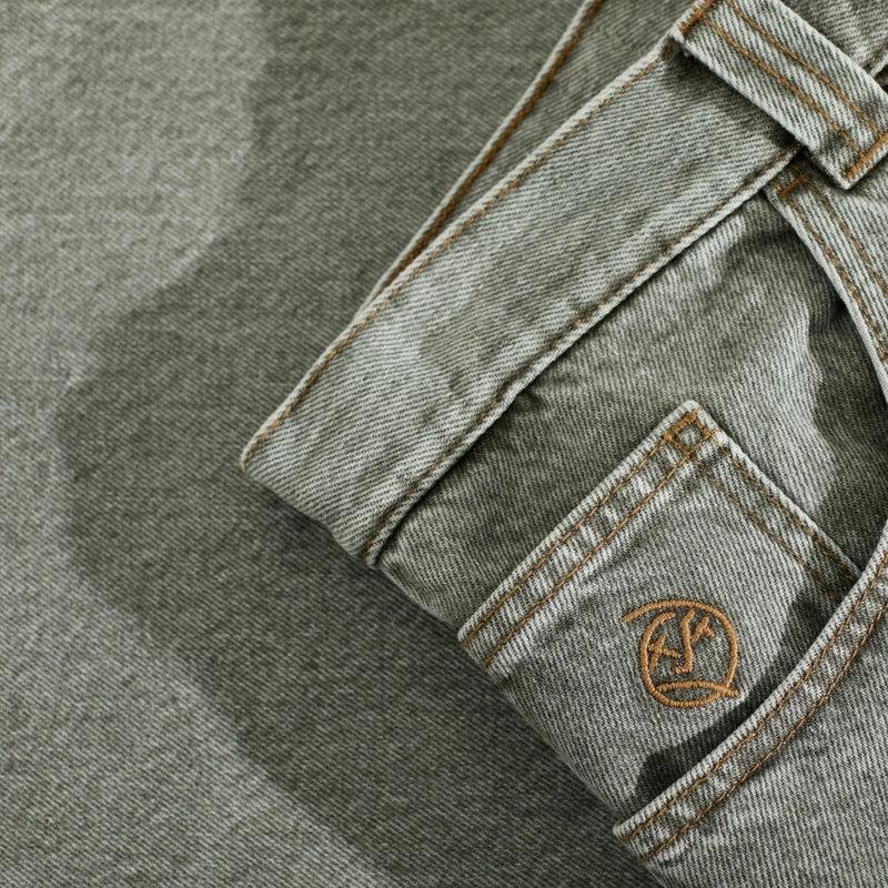 Koop de Polar Skate Co Big Boy Shorts Eucaplytus veilig en snel bij Revert 95 online of kom hem checken in de winkel in Haarlem.