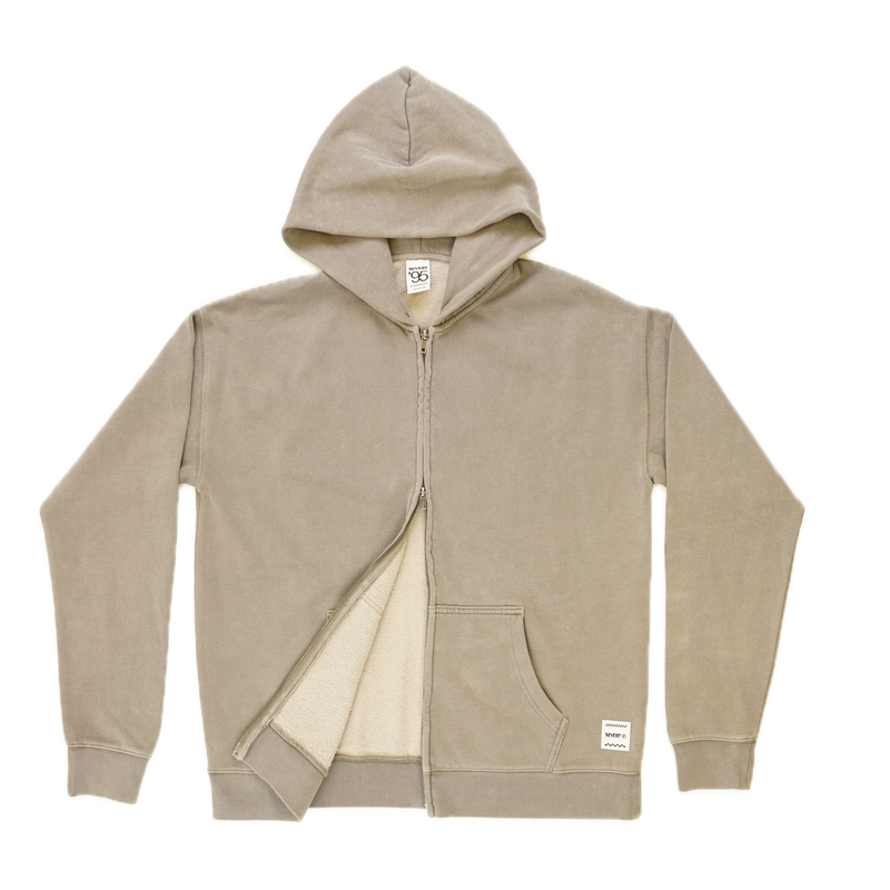 Koop de Revert 95 always good relax faded hooded zip veilig en snel bij Revert 95 online of kom hem checken in de winkel in Haarlem.