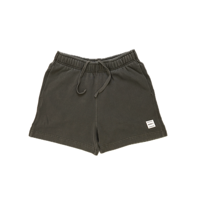 Koop de Revert 95 i used to be a jogger faded shorts veilig en snel bij Revert 95 online of kom hem checken in de winkel in Haarlem.