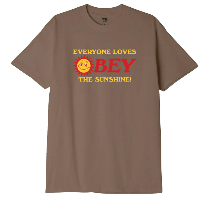 Bestel het Obey Everyone Loves The Sunshine Classic T-Shirt veilig, gemakkelijk en snel bij Revert 95. Check onze website voor de gehele Obey collectie, of kom gezellig langs bij onze winkel in Haarlem.