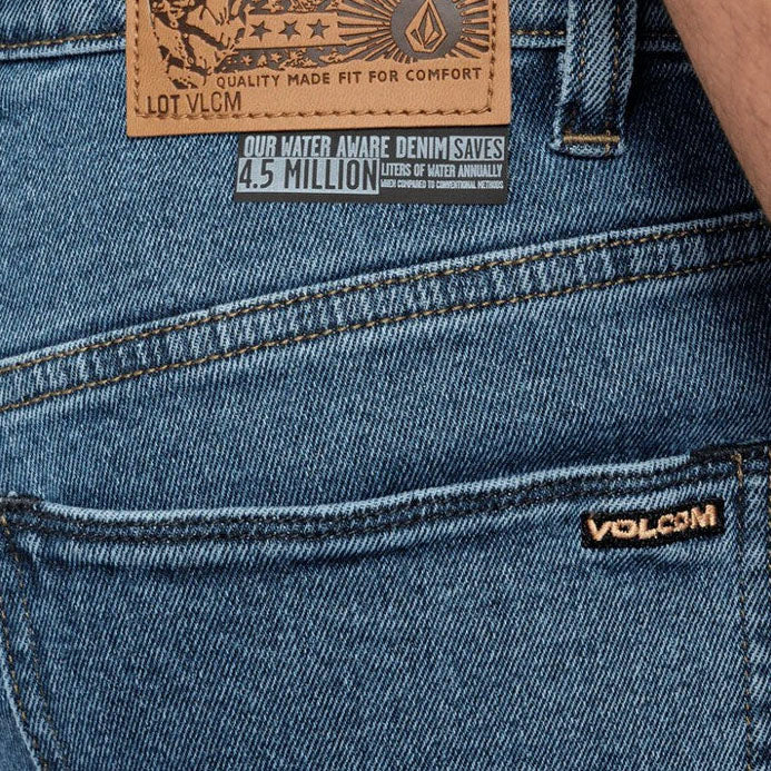 Bestel de Volcom Solver Denim Washed Blue snel, veilig en gemakkelijk bij Revert 95. Check de gehele Volcom collectie op onze site, of kom gezellig langs bij onze winkel in Haarlem.