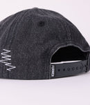 Former Praise Cap Grey – washed grey 6-panel cap met minimalistische Praise branding
