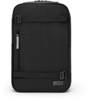 De DB Journey Daypack is ontworpen voor dagelijks gebruik. Lichtgewicht, minimalistisch en functioneel – perfect voor werk, reizen en onderweg zijn in de stad.