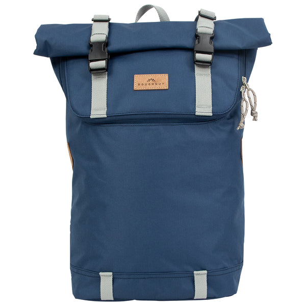 Bestel de Doughnut Christopher Euro Series Rolltop Backpack steel blue snel, veilig en gemakkelijk bij Revert 95. Check de gehele Doughnut collectie op onze site, of kom gezellig langs bij onze winkel in Haarlem.