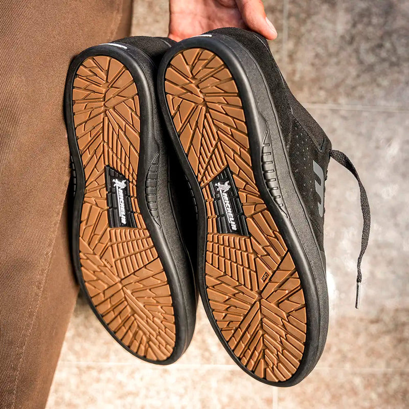 Etnies Marana Michelin Black Dirty Wash – zwarte skateschoen met Dirty Wash-afwerking en Michelin rubberzool