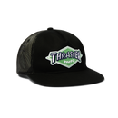 HUF x Thrasher Logo Twill Trucker – zwarte trucker cap met geborduurd groen HUF x Thrasher-logo, mesh achterkant en verstelbare snapback