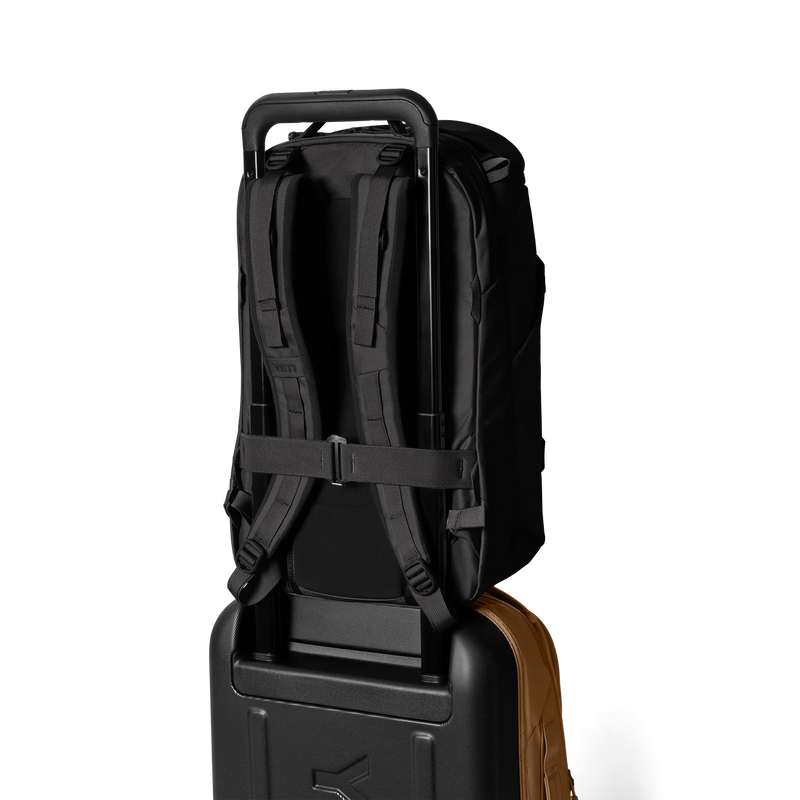 Bestel de YETI Ranchero 27L bij Revert 95. Robuuste backpack voor dagelijks gebruik, werk of weekend. Waterafstotend & comfortabel. Snelle verzending!