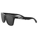 Oakley Frogksins Polished Black Grey gepolariseerd zonnebril zijkant Revert95.com