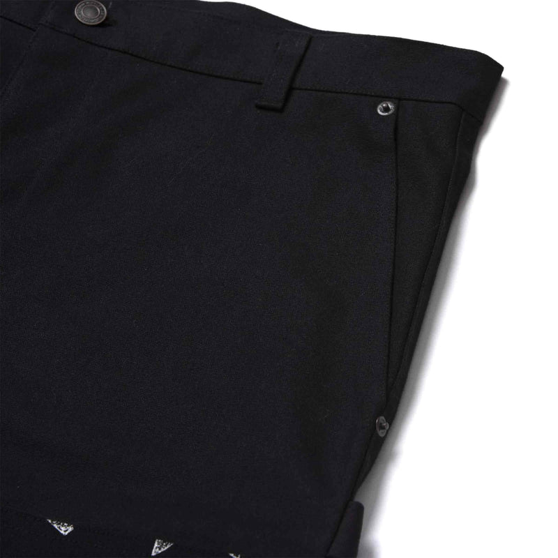 HUF X PLAYBOY VVS DOUBLE KNEE PANT zwart voorkant close-up relaxed fit normal waist broek Revert95.com