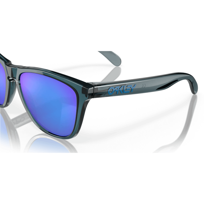 Oakley Frogskins Prizm Polarized Crystal Black Frame Prizm Sapphire Polarized Lenses zijkant