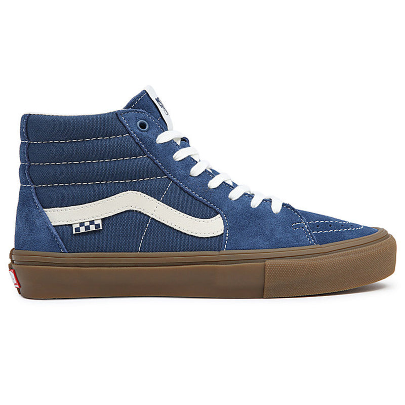 Bestel de Vans SKATE SK8-HI Shoes Suede Gum Dark Denim veilig, gemakkelijk en snel bij Revert 95. Check onze website voor de gehele Vans collectie.