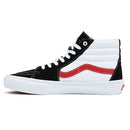 Bestel de Vans SKATE SK8-HI Shoes Athletic Black Red veilig, gemakkelijk en snel bij Revert 95. Check onze website voor de gehele Vans collectie.