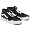 Bestel de Vans Skate Grosso Mid Black White veilig, gemakkelijk en snel bij Revert 95. Check onze website voor de gehele Vans collectie.
